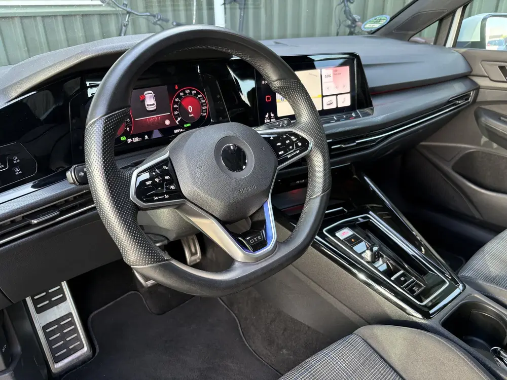 Volkswagen Golf 1.4 eHybrid GTE (bj 2022, automaat) uit 2022, foto 4