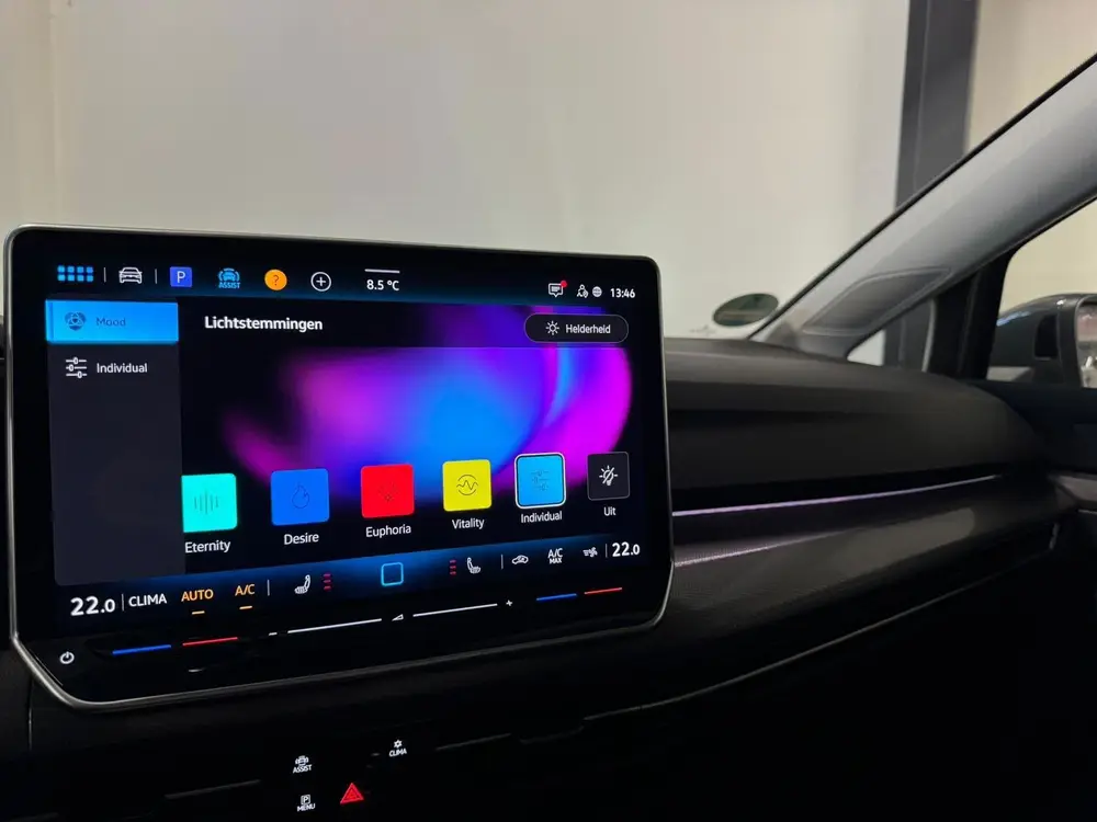 Volkswagen Golf 1.5 eTSI Life PANO 360' SFEER' uit 2025, foto 20