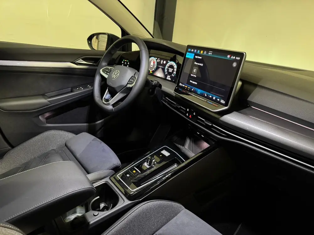 Volkswagen Golf 1.5 eTSI Life PANO 360' SFEER' uit 2025, foto 7