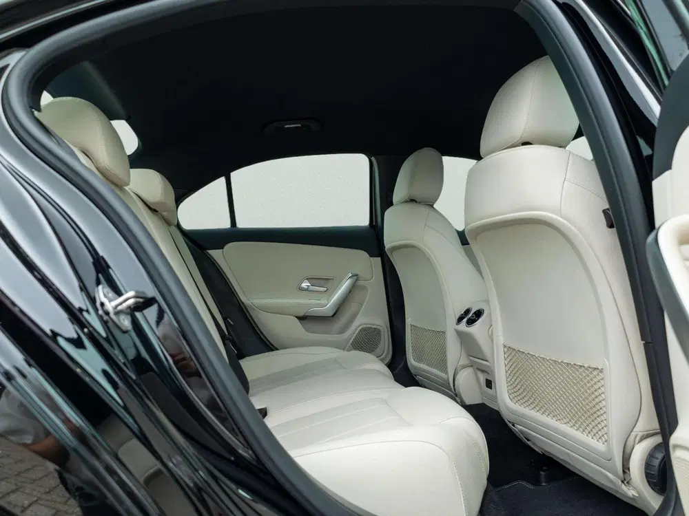 Mercedes-Benz A-Klasse 180 Business Solution uit 2022, foto 19