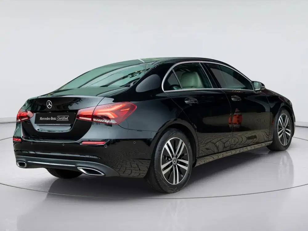 Mercedes-Benz A-Klasse 180 Business Solution uit 2022, foto 2