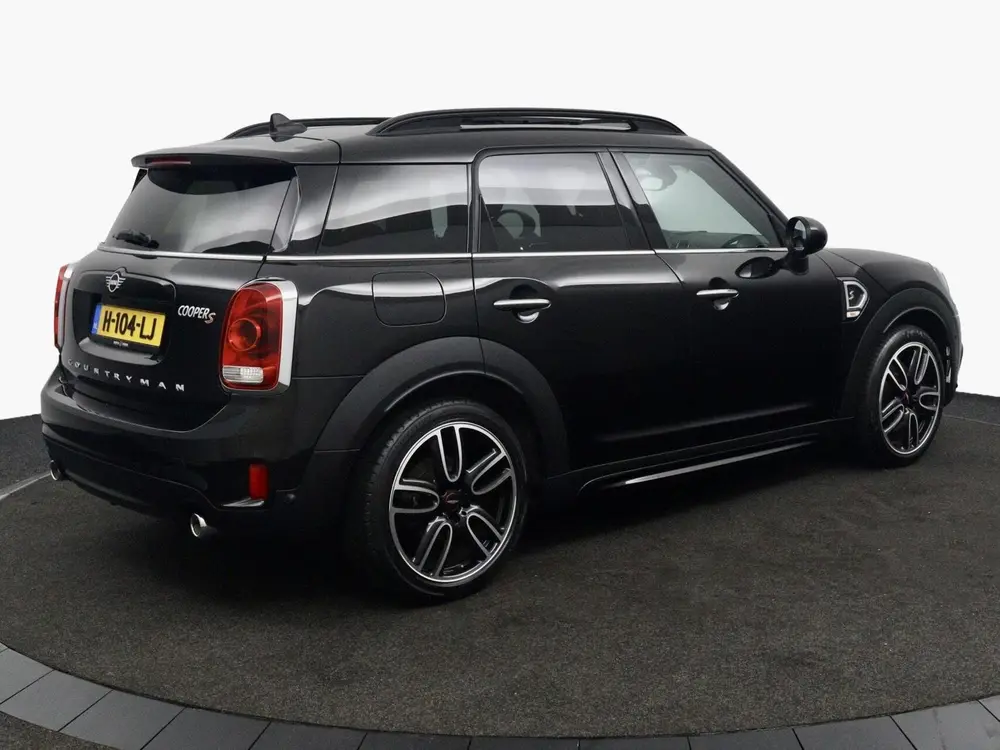 Mini Countryman 2.0 Cooper S Chili zwart uit 2019, foto 3