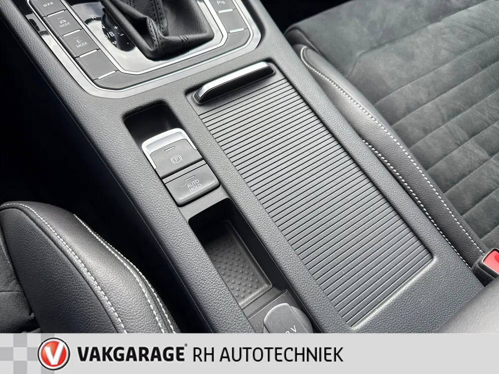 Volkswagen Passat Variant 1.4 TSI PHEV GTE Business uit 2023, foto 16