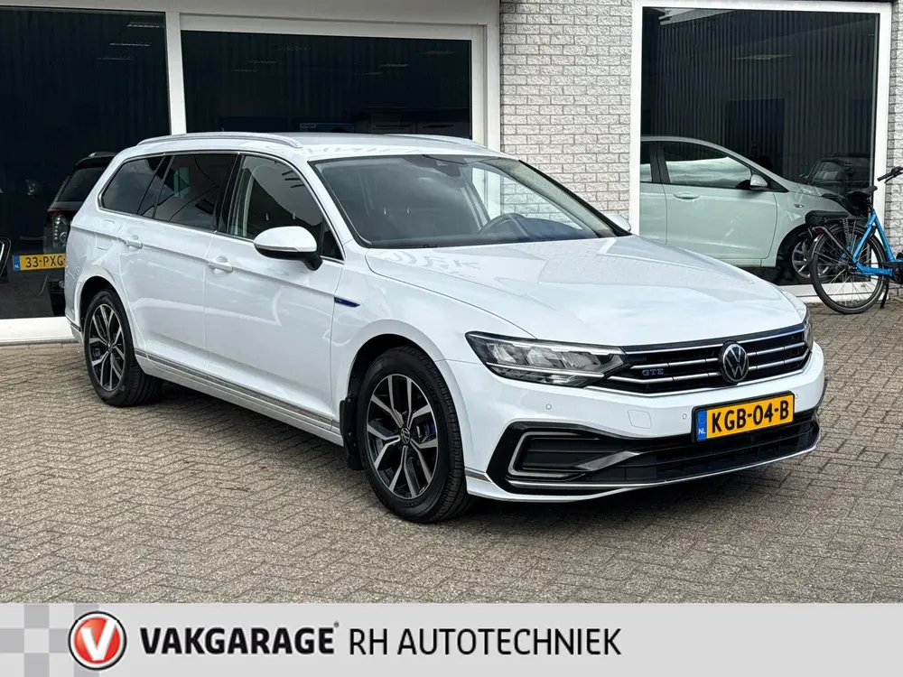 Volkswagen Passat Variant 1.4 TSI PHEV GTE Business uit 2023, foto 2
