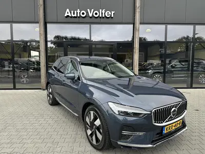 Volvo XC60 2.0 T6 Plug-in hybrid AWD Plus Bright Luch uit 2024