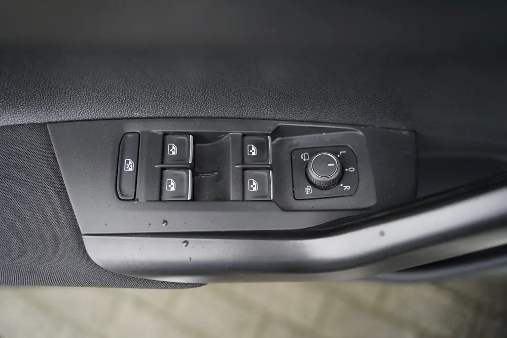 Volkswagen Taigo 1.5 TSI 2x R-Line 150PK Ascot Pano IQ Matri uit 2022, foto 12