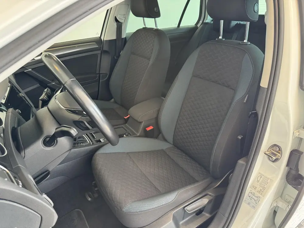 Volkswagen Golf 1.5 TSI Highline Business R-Line 18” inch uit 2019, foto 12