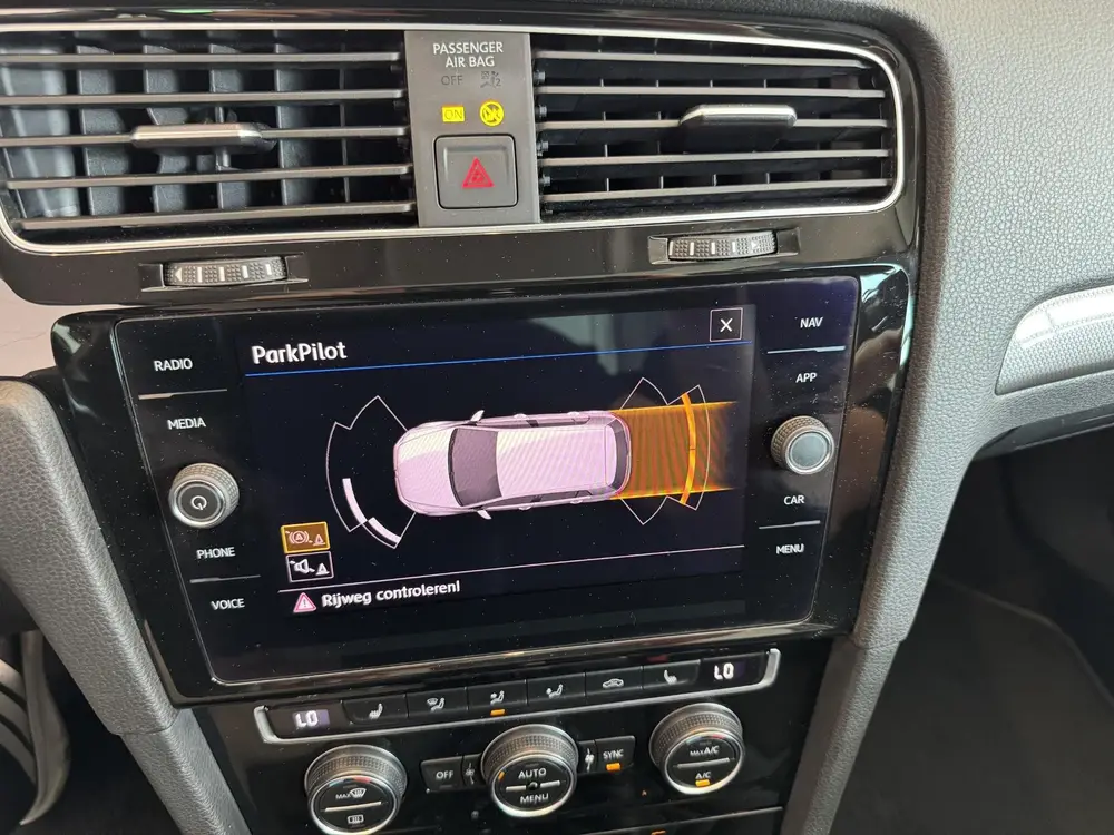 Volkswagen Golf 1.5 TSI Highline Business R-Line 18” inch uit 2019, foto 15