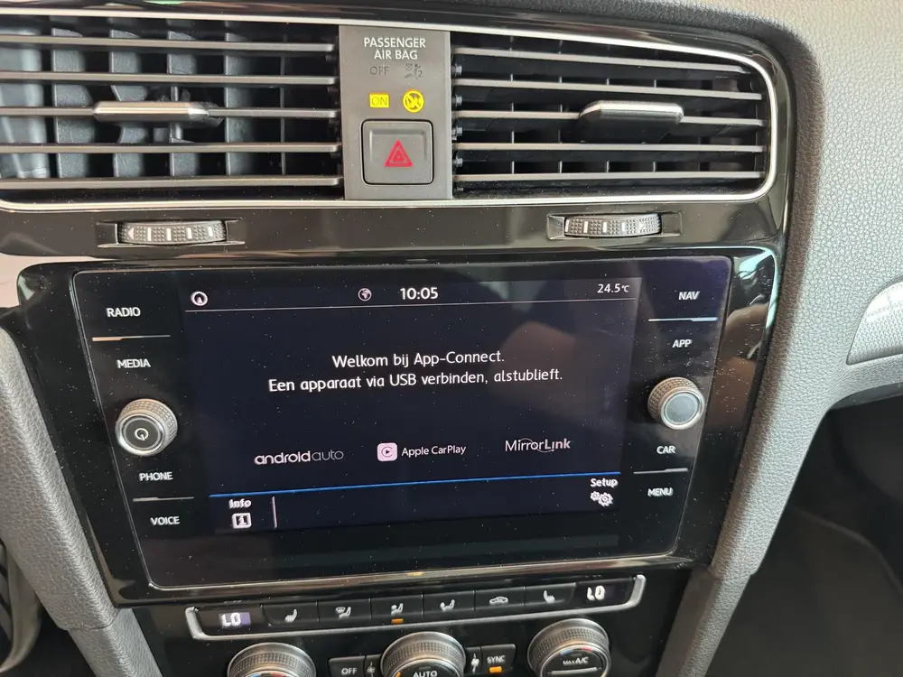 Volkswagen Golf 1.5 TSI Highline Business R-Line 18” inch uit 2019, foto 17