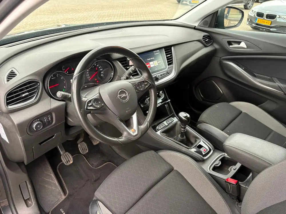 Opel Grandland X 1.2 Turbo Business Executive uit 2019, foto 11