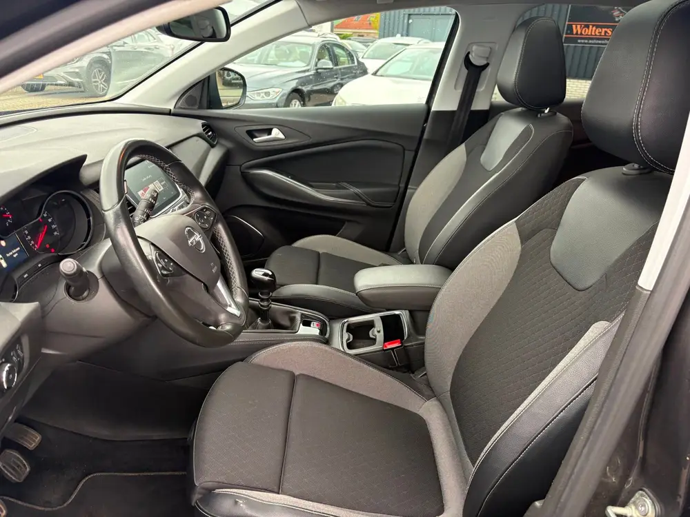 Opel Grandland X 1.2 Turbo Business Executive uit 2019, foto 12