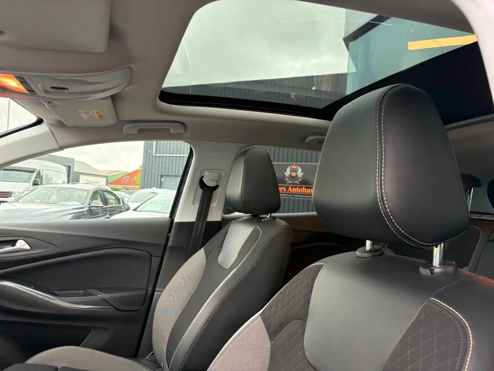Opel Grandland X 1.2 Turbo Business Executive uit 2019, foto 14