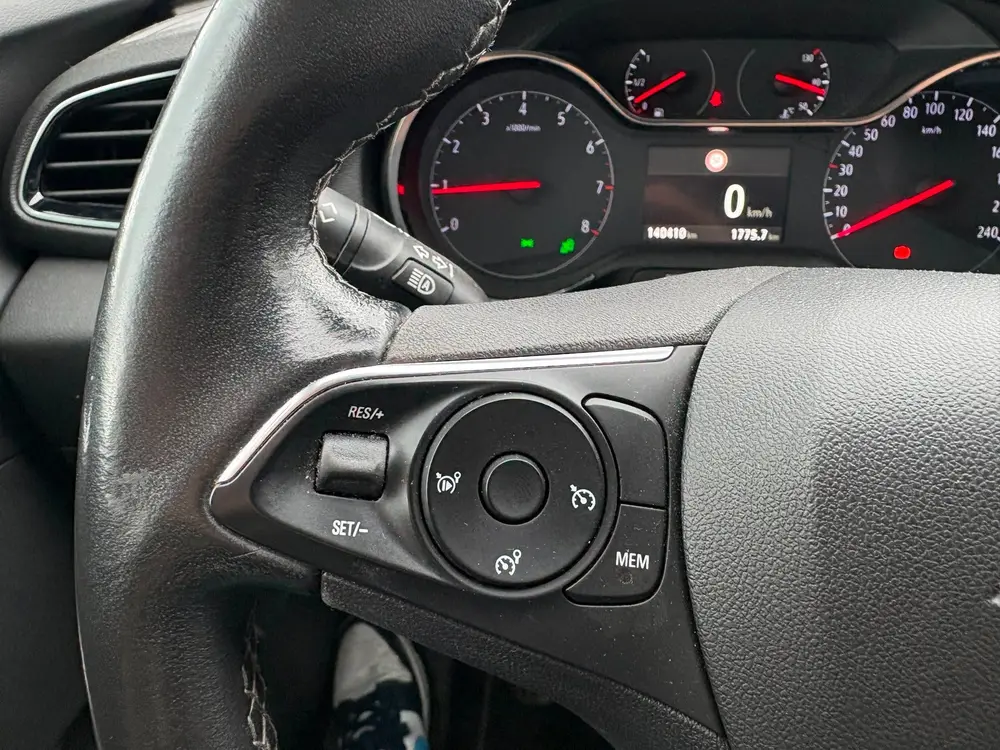 Opel Grandland X 1.2 Turbo Business Executive uit 2019, foto 17
