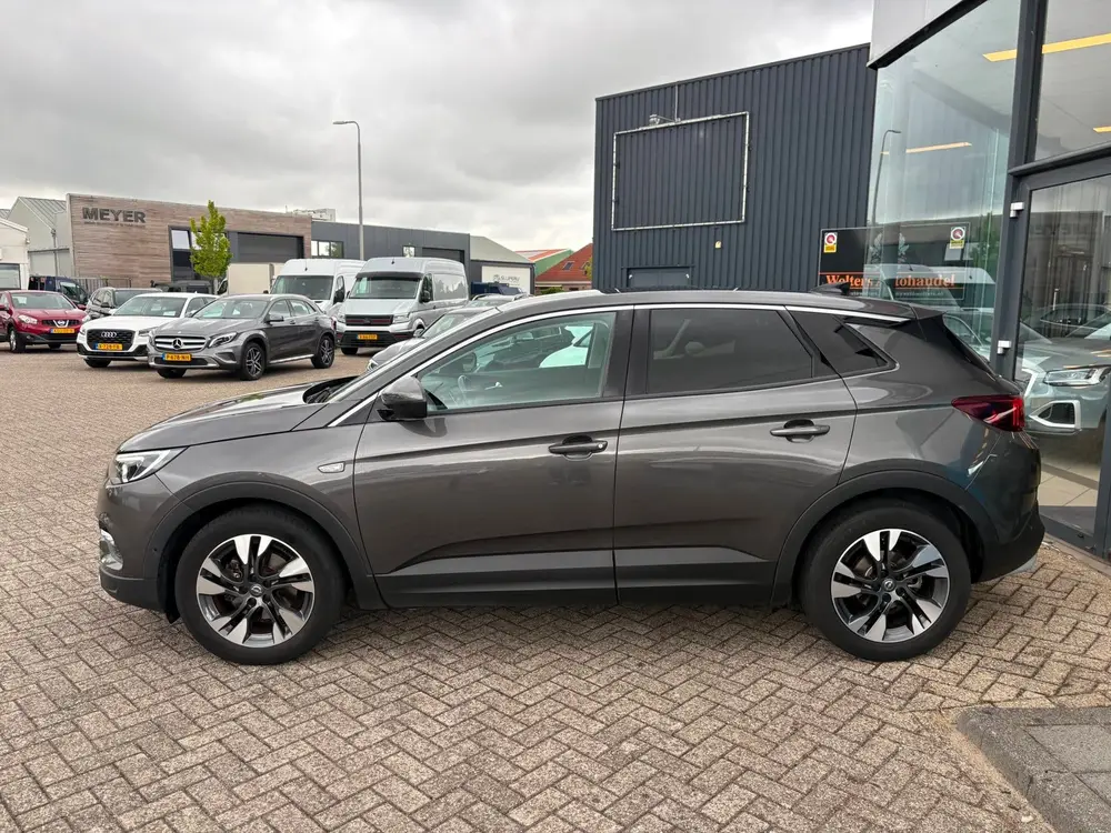 Opel Grandland X 1.2 Turbo Business Executive uit 2019, foto 2