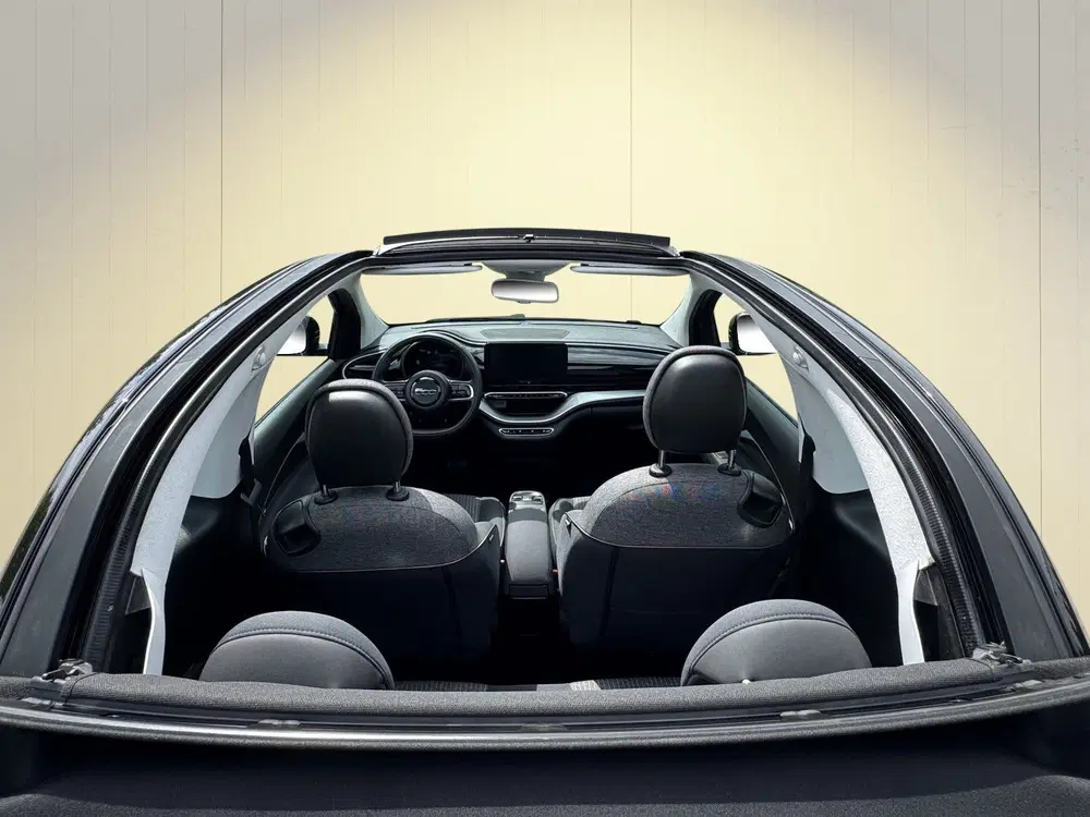 Fiat 500e CABRIO ICON+ 42KWH Soh 93% uit 2022, foto 12