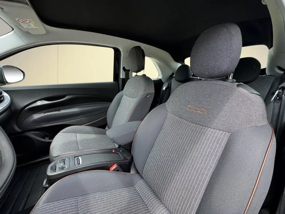 Fiat 500e CABRIO ICON+ 42KWH Soh 93% uit 2022, foto 13