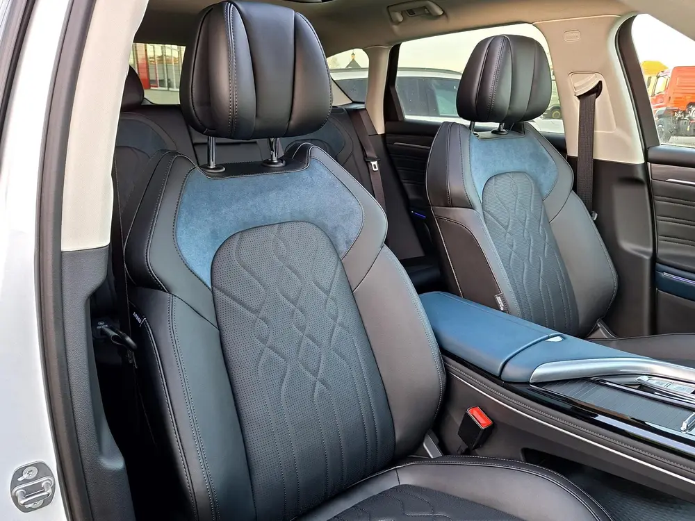 Voyah Free Limited Edition Business 4WD 106 kWh | Schuifdak uit 2026, foto 7