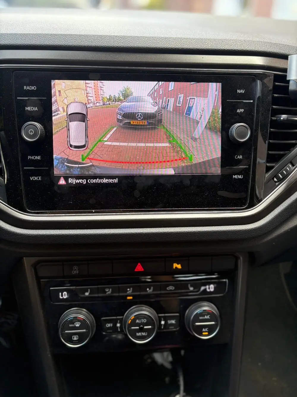 Volkswagen T-Roc 1.6 TDI 115pk 2019 Zwart uit 2019, foto 8