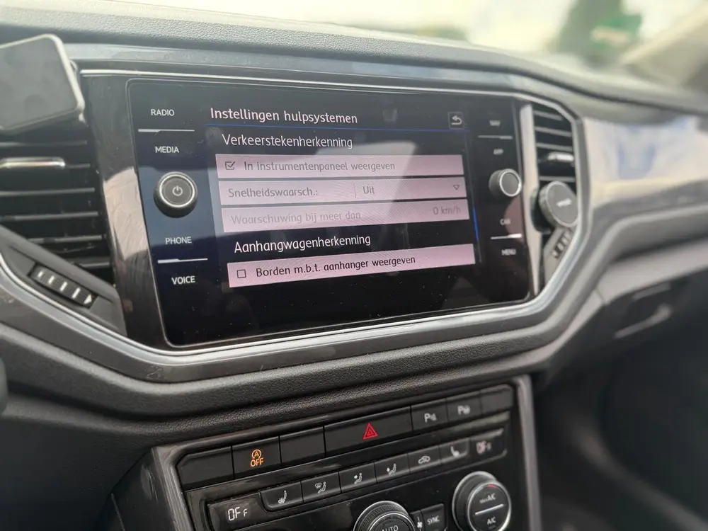 Volkswagen T-ROC 1.5 TSI iQ.Drive/DSG/Pano/Acc/Virt.dash uit 2019, foto 20
