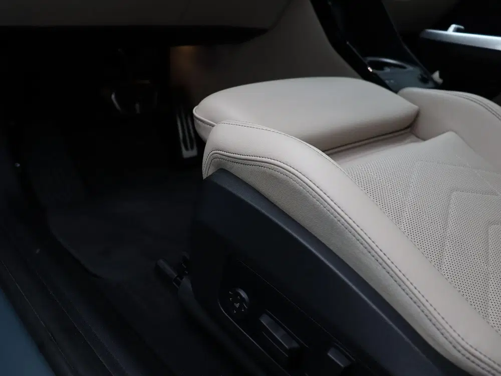BMW iX1 eDrive20 M Sportpakket uit 2024, foto 12