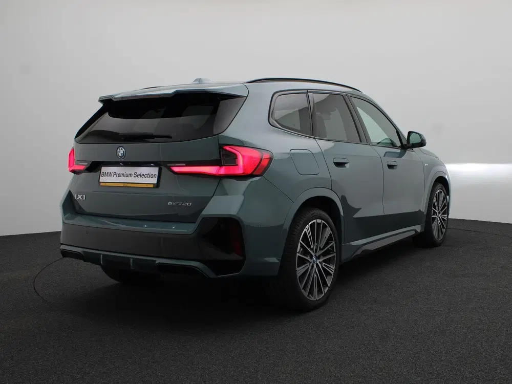BMW iX1 eDrive20 M Sportpakket uit 2024, foto 2