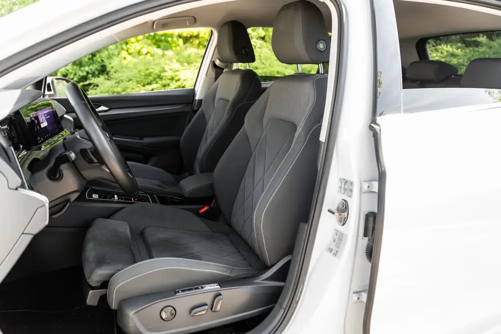 Volkswagen Golf 1.5 eTSI Style IQ Light | Camera | Massage | uit 2020, foto 9