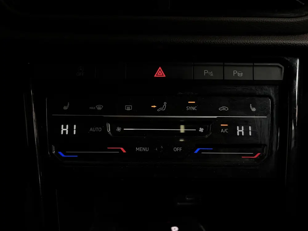 Volkswagen T-Roc 1.5 eTsi R-Line Automaat Climate control Ad uit 2025, foto 19