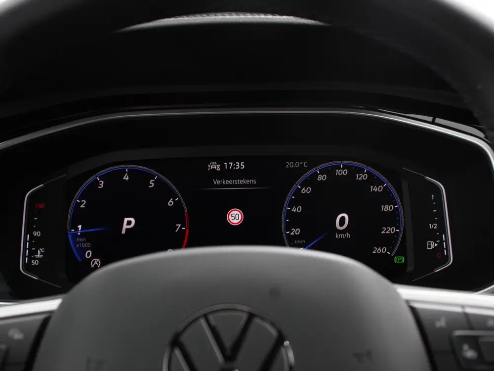 Volkswagen T-Roc 1.5 eTsi R-Line Edition Automaat Camera Nav uit 2025, foto 17
