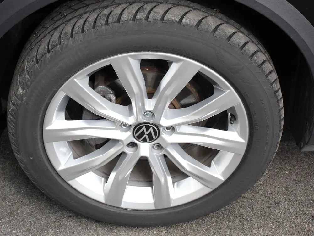 Volkswagen T-Roc 1.5 eTsi R-Line Edition Automaat Camera Nav uit 2025, foto 2