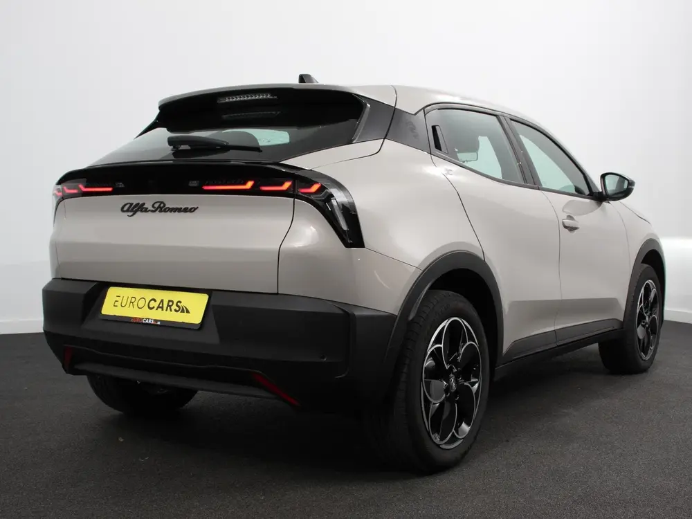 Alfa Romeo Junior Elettrica Automaat 156PK Adaptieve Cruise uit 2025, foto 4