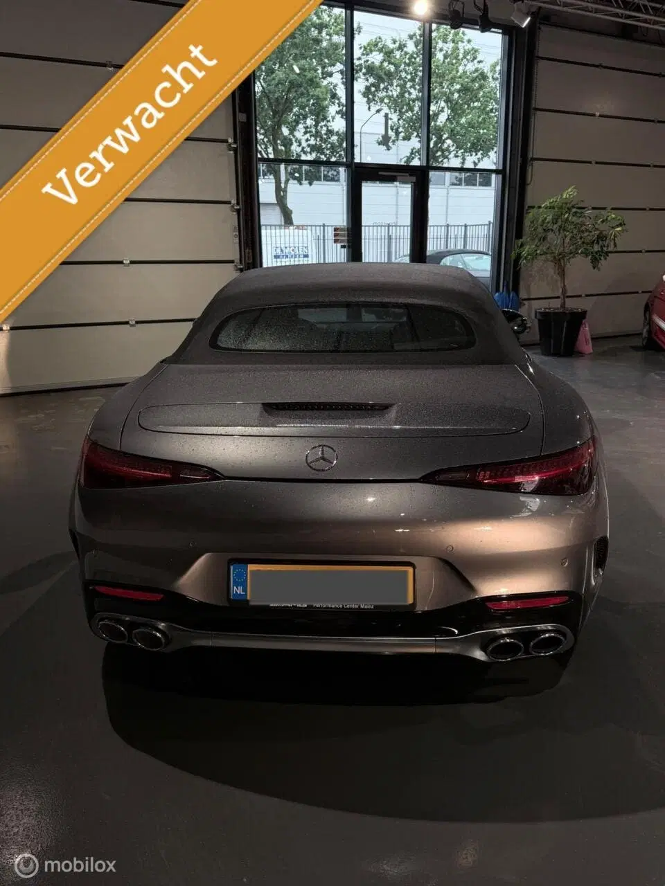 Mercedes-Benz SL AMG 43 uit 2023, foto 2