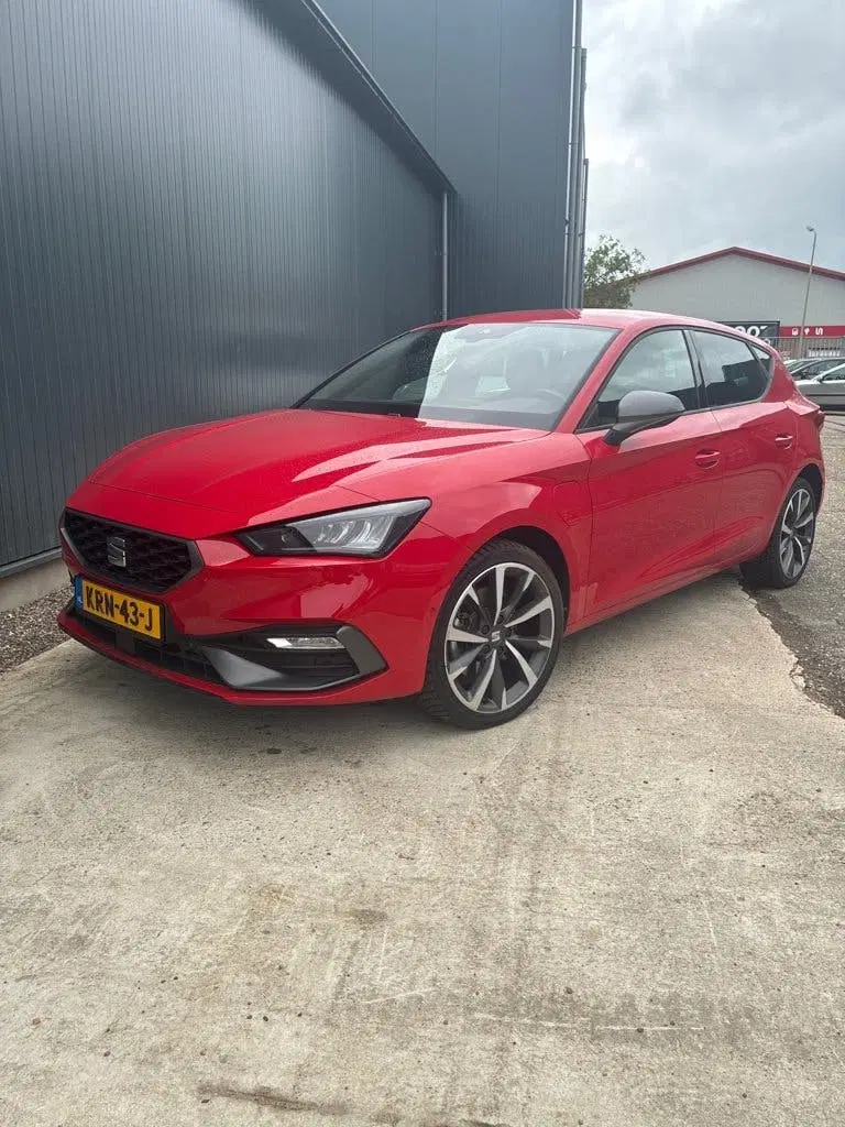 SEAT Leon FR 1.4 TSI eHybrid PHEV Plug-in Hybrid uit 2021, foto 2