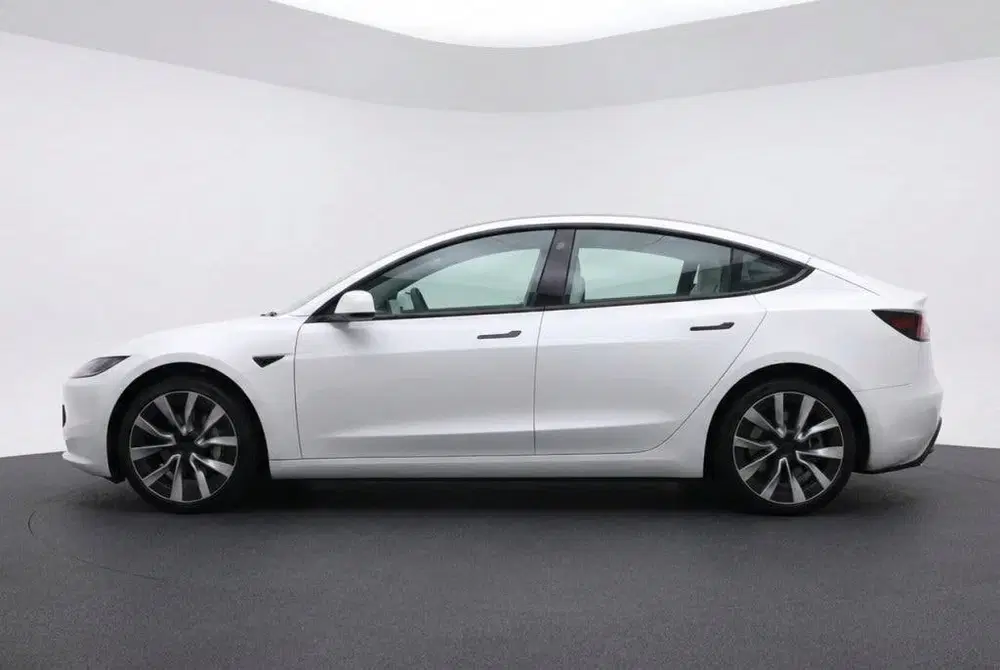 Tesla Model 3 Premium Long Range AWD 78kWh l FSD4 (HW4) uit 2024, foto 2