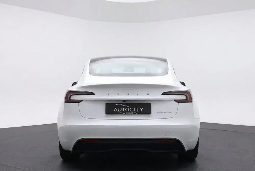 Tesla Model 3 Premium Long Range AWD 78kWh l FSD4 (HW4) uit 2024, foto 4