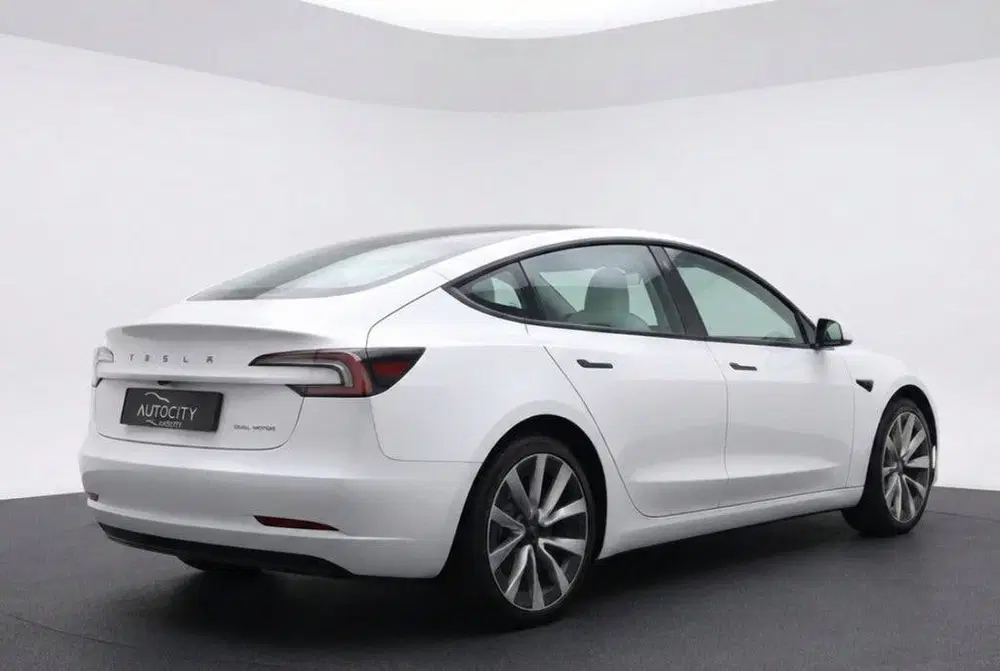 Tesla Model 3 Premium Long Range AWD 78kWh l FSD4 (HW4) uit 2024, foto 5