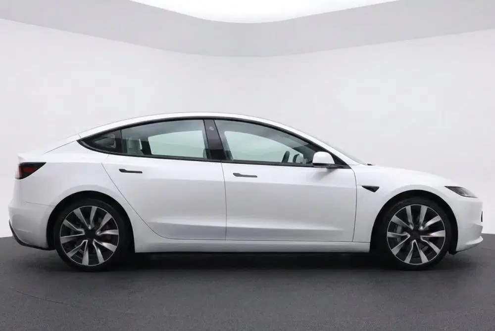 Tesla Model 3 Premium Long Range AWD 78kWh l FSD4 (HW4) uit 2024, foto 6
