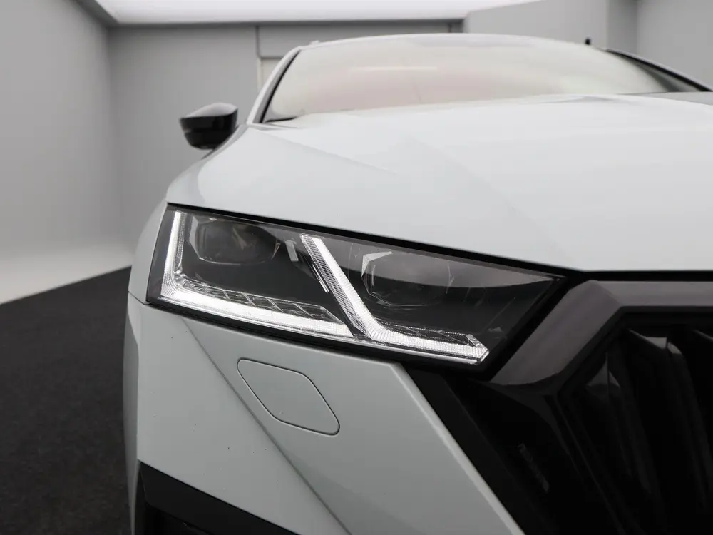 Skoda Octavia 1.4 TSi 245 Pk RS iV PHEV Business uit 2023, foto 11