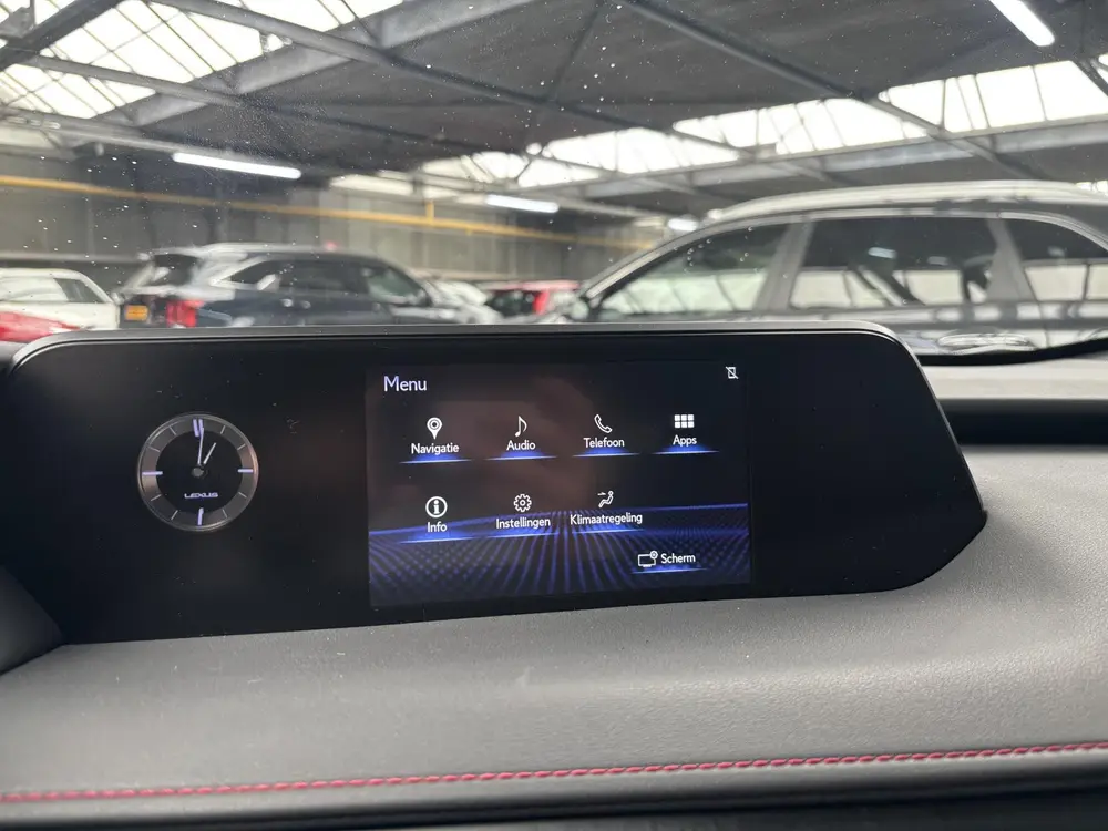 Lexus UX 250h F Sport Line uit 2019, foto 14