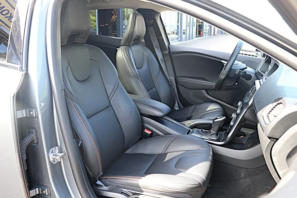 Volvo V40 Cross Country 1.5 T3 Polar+ Luxury (bj 2019) uit 2019, foto 13