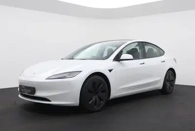 Tesla Model 3 Long Range Premium Highland AWD 78kWh SOH uit 2023