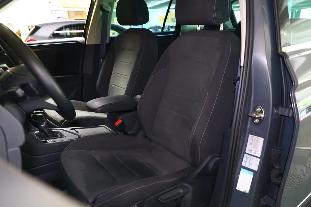 Volkswagen Tiguan 1.4 TSI eHybrid HIGHLINE DSG CARPLAY NAVI uit 2021, foto 12
