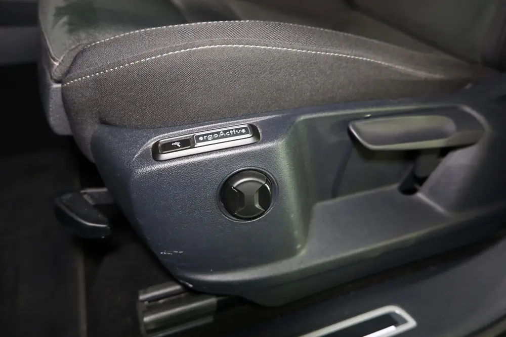 Volkswagen Tiguan 1.4 TSI eHybrid HIGHLINE DSG CARPLAY NAVI uit 2021, foto 14