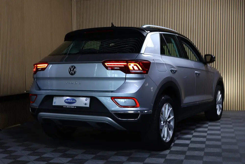 Volkswagen T-Roc 1.5 TSI Style DSG AVM VIRTUAL CARPLAY CLIMA uit 2023, foto 3