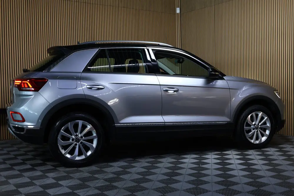 Volkswagen T-Roc 1.5 TSI Style DSG AVM VIRTUAL CARPLAY CLIMA uit 2023, foto 6