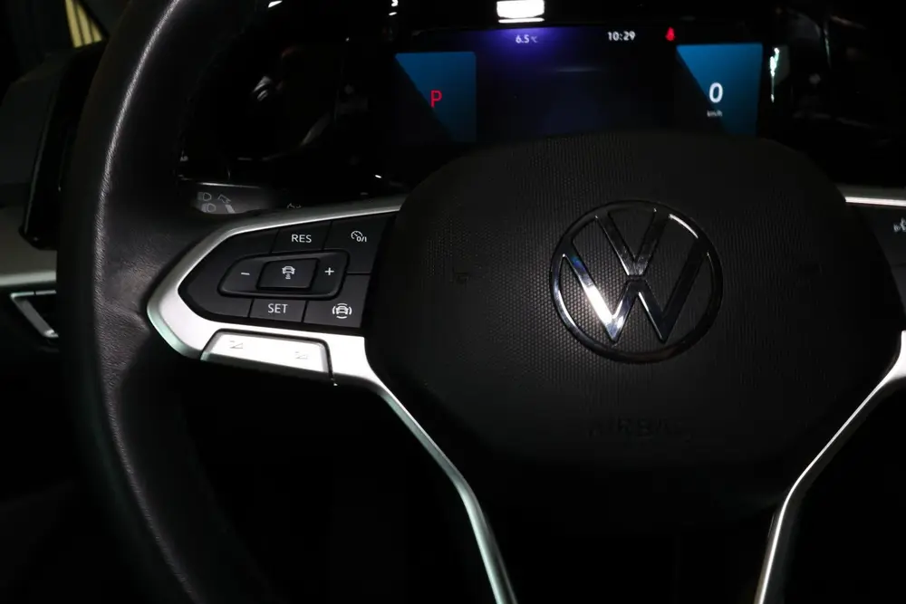 Volkswagen Golf R line 1.0 eTsi AVM ACC CARPLAY CAMERA PDC ' uit 2024, foto 14