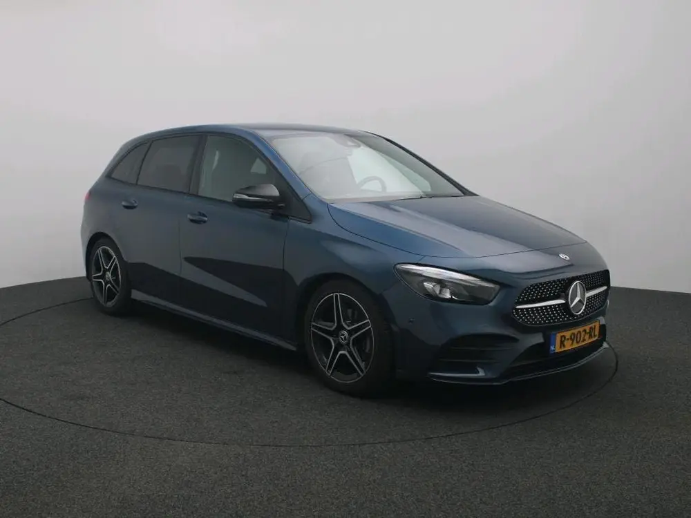 Mercedes-Benz B-Klasse 180 Business Solution AMG uit 2022, foto 3