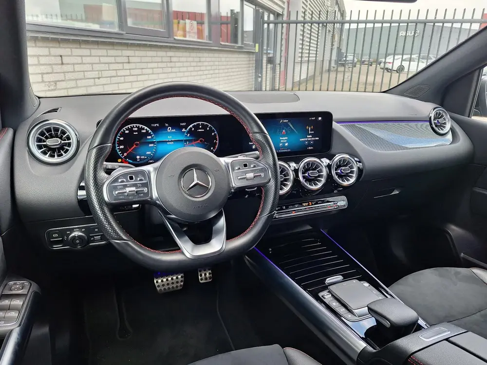 Mercedes-Benz B-Klasse 180 Business Solution AMG uit 2022, foto 5
