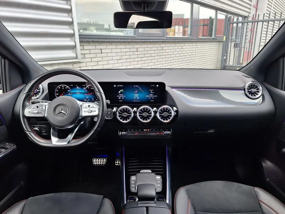 Mercedes-Benz B-Klasse 180 Business Solution AMG uit 2022, foto 6