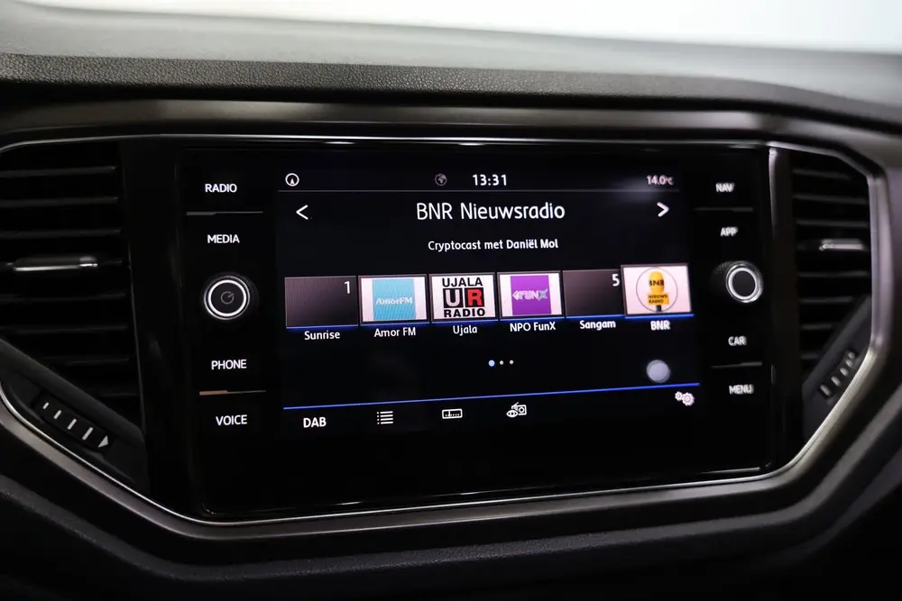 Volkswagen T-Roc 1.0 TSI R-Line CLIMA VIRTUAL PDC CARPLAY CA uit 2019, foto 18