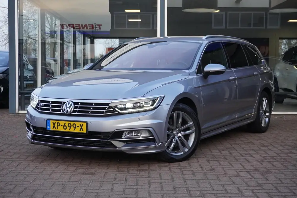 Volkswagen Passat Variant 1.5 TSI Highline Business R-Line | uit 2019